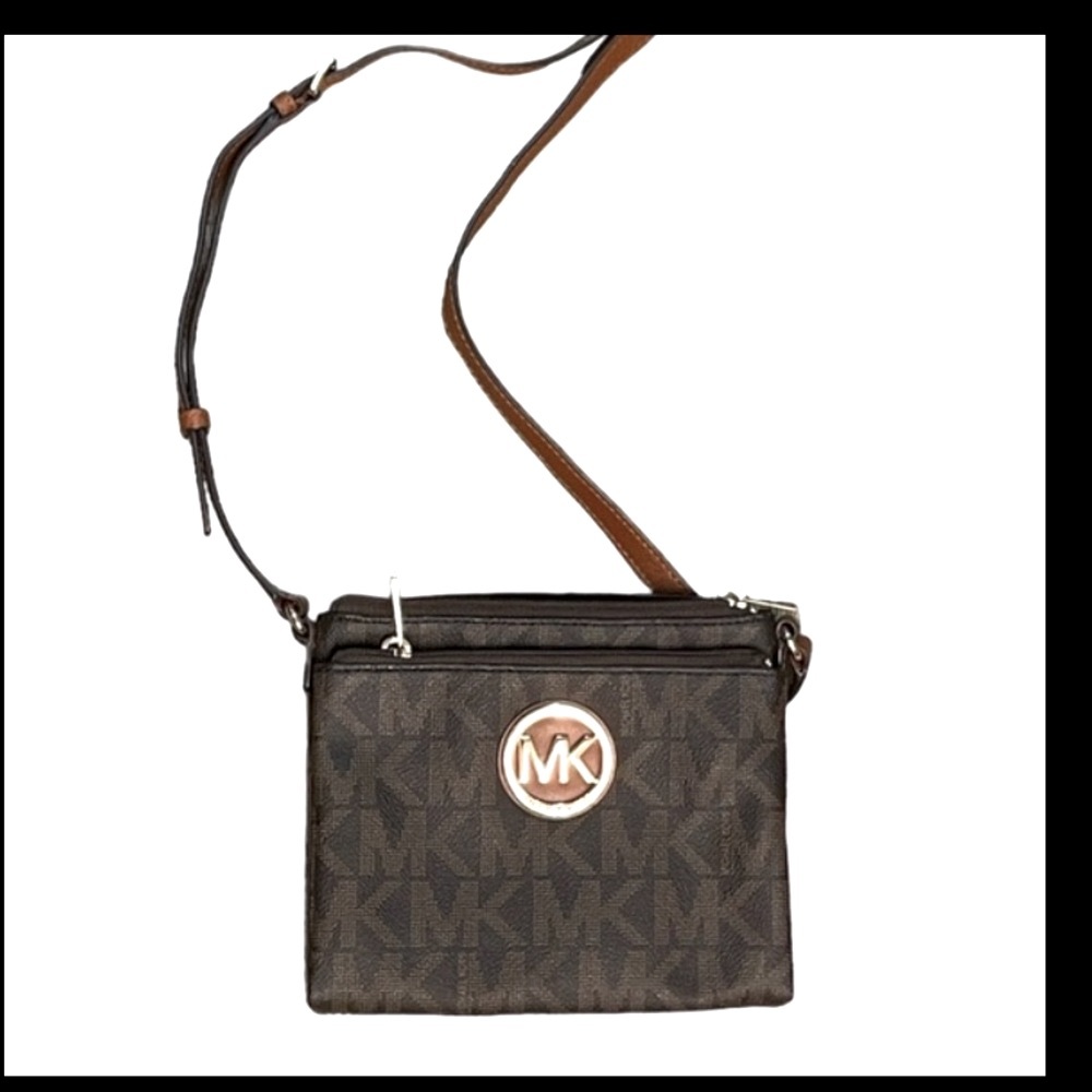 MICHAEL MICHAEL KORS MONOGRAM CROSS BODY BAG